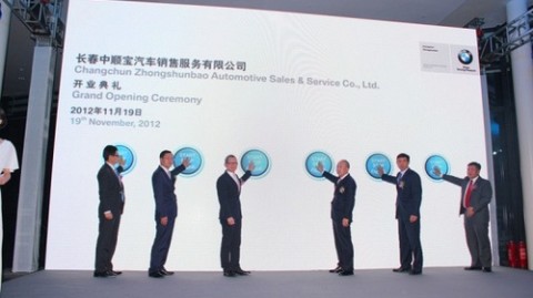 长春老乡靠AI数字人直播把苞米卖爆了！这波风口咱可别落下